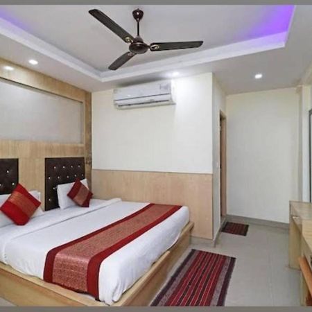 Hotel Perfect Spot- Main Bazar - Walking Metro Station Nueva Delhi Exterior foto