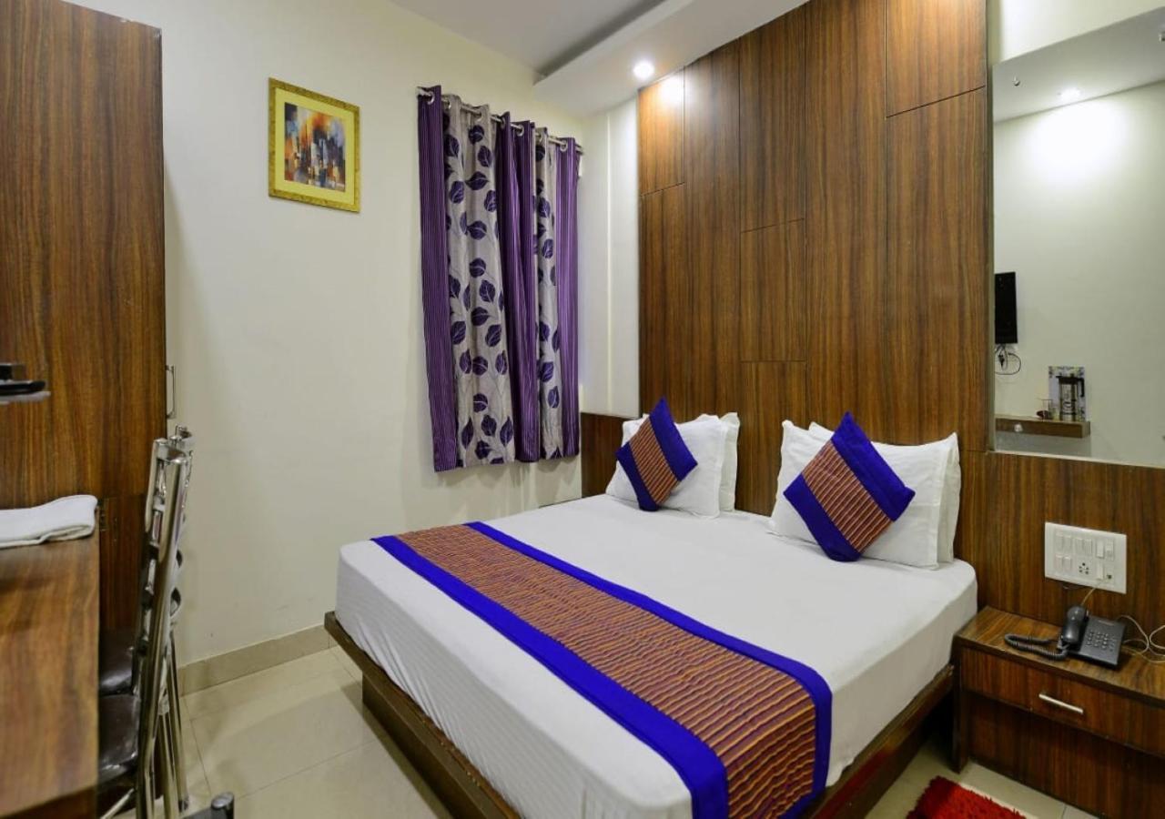 Hotel Perfect Spot- Main Bazar - Walking Metro Station Nueva Delhi Exterior foto