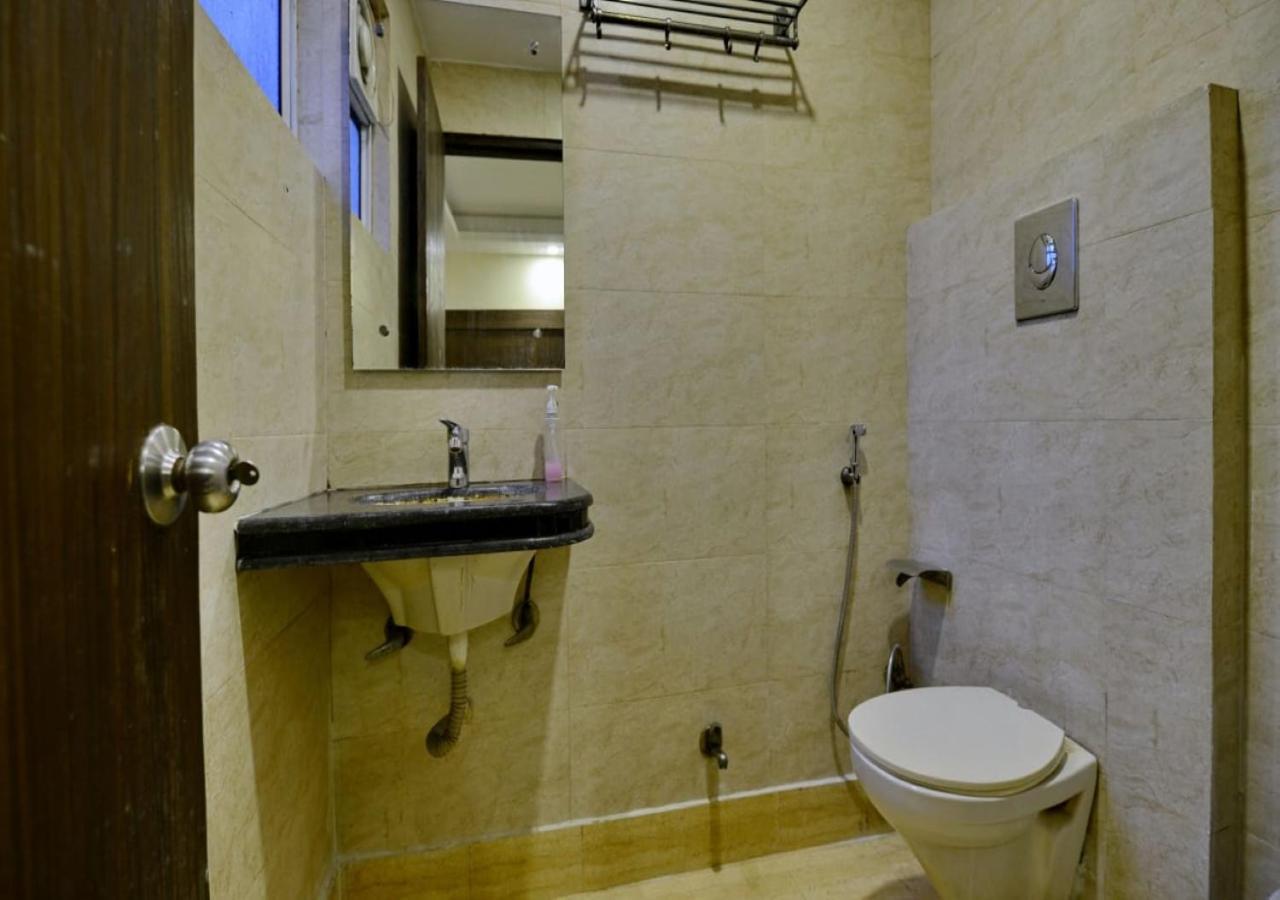 Hotel Perfect Spot- Main Bazar - Walking Metro Station Nueva Delhi Exterior foto