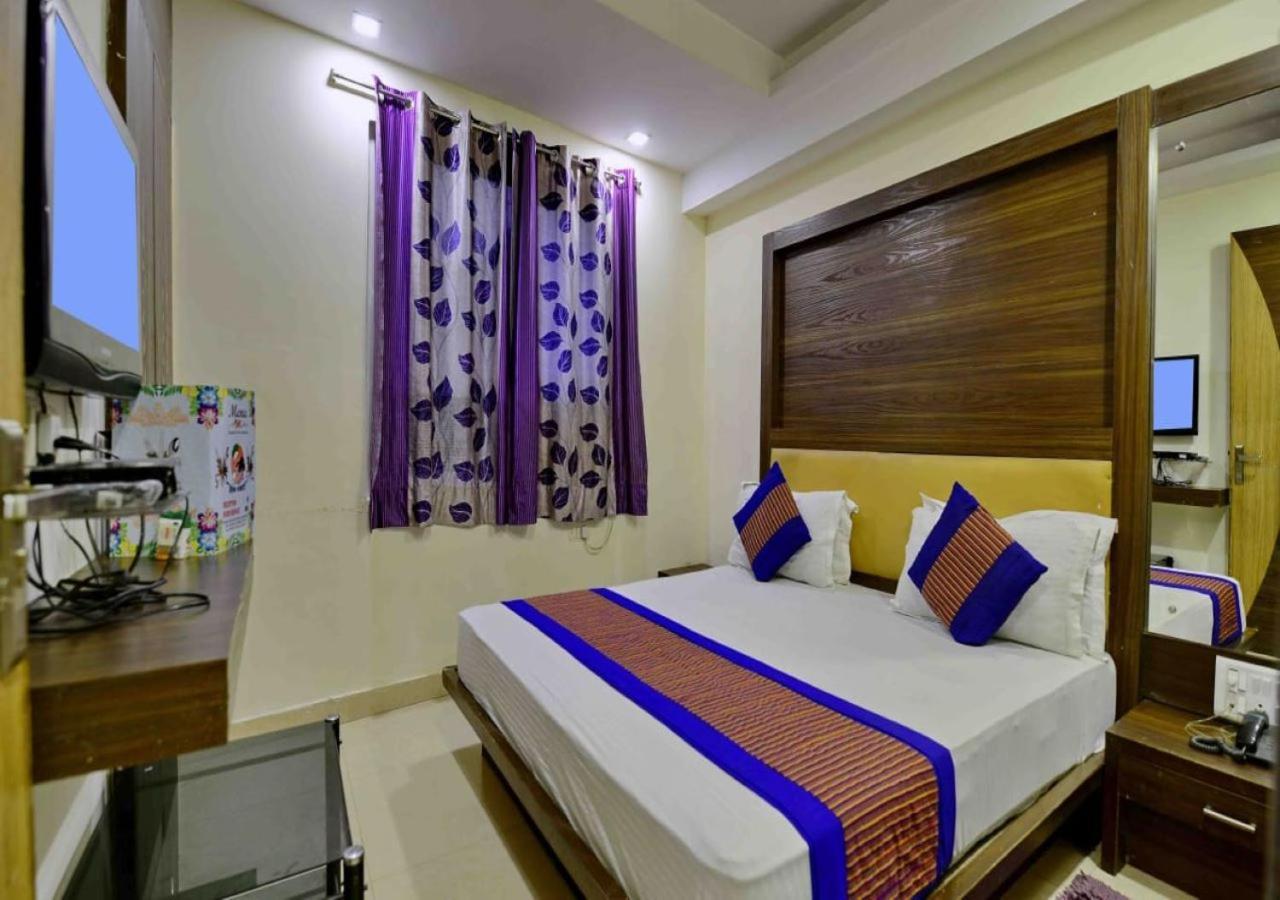 Hotel Perfect Spot- Main Bazar - Walking Metro Station Nueva Delhi Exterior foto