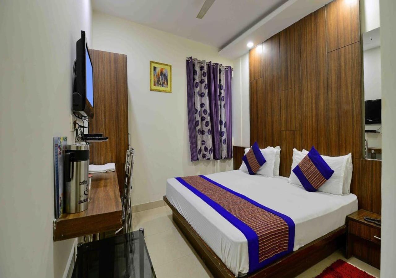Hotel Perfect Spot- Main Bazar - Walking Metro Station Nueva Delhi Exterior foto
