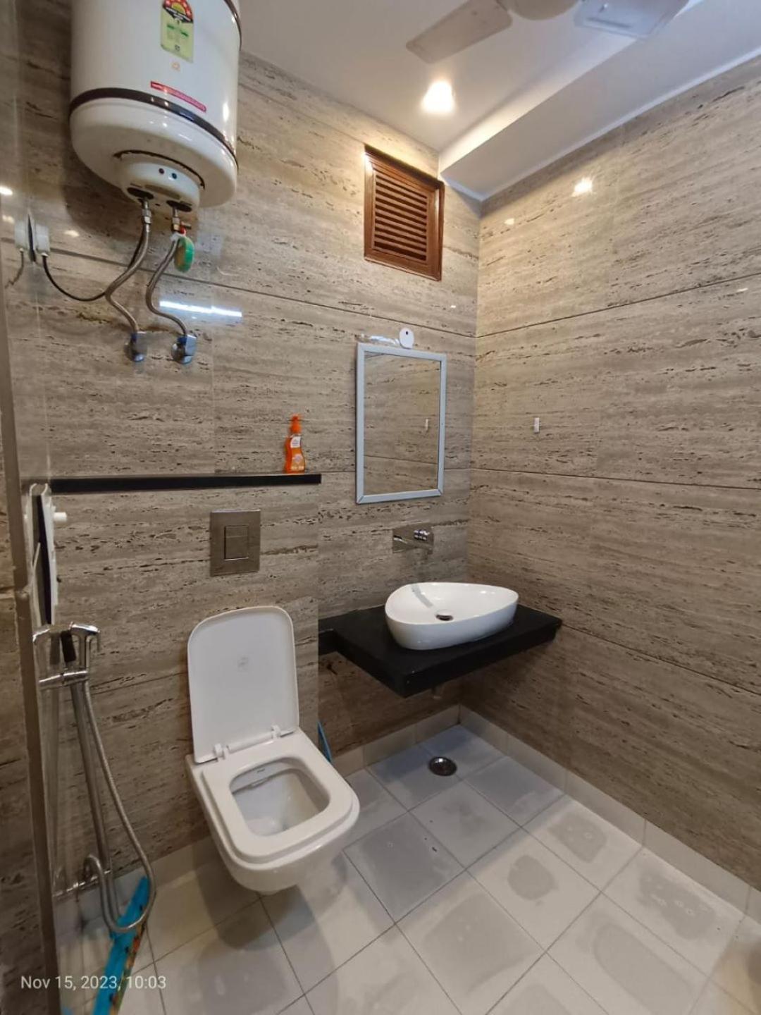 Hotel Perfect Spot- Main Bazar - Walking Metro Station Nueva Delhi Exterior foto